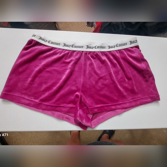 Juicy Couture Velvet Marroon Shorts - Picture 1 of 2